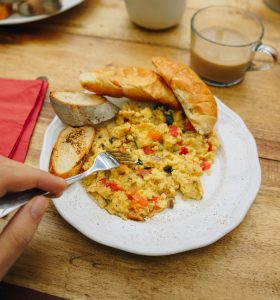 Scrambled eggs and bread